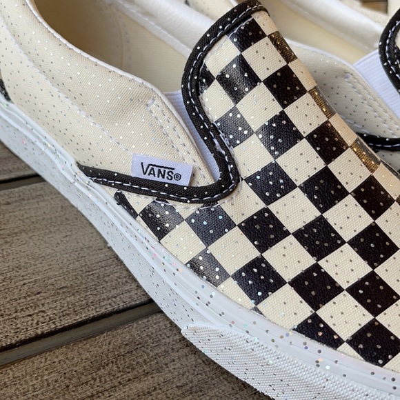 🌴🔆VANS- BLACK GLITTER CHECKERED SLIP ON’S 🔆🌴 - Picture 2 of 10